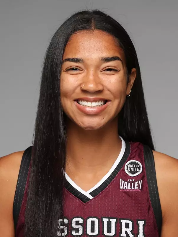 Abi Jackson Headshot