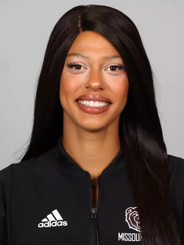 Track and Field portraits on November 16, 2022. Kevin White/Missouri State University
