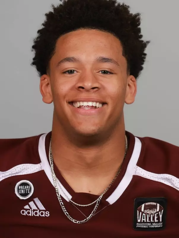 Football fall 2023 portraits at Plaster sport Complex on April 28, 2023. Kevin White/Missouri State University