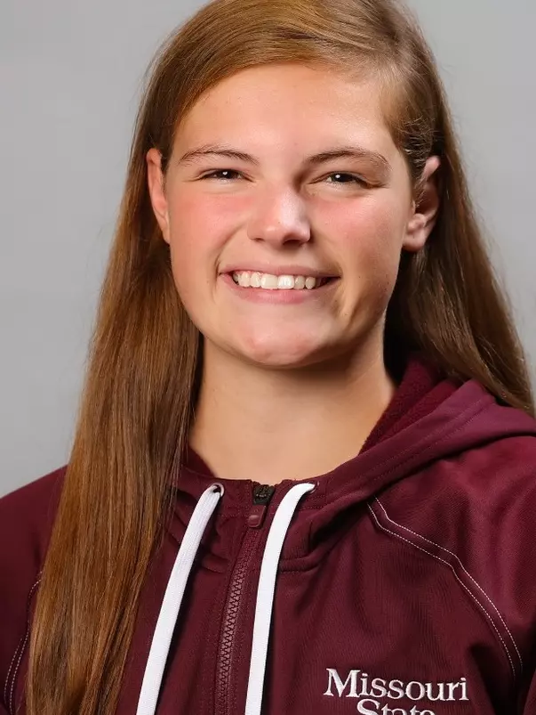 Evie Kolb headshot