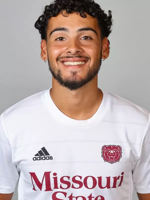 Daniel Souza headshot