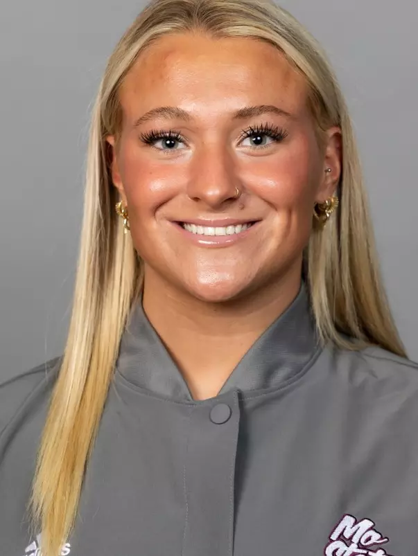 Grace Robbins 2024 headshot
