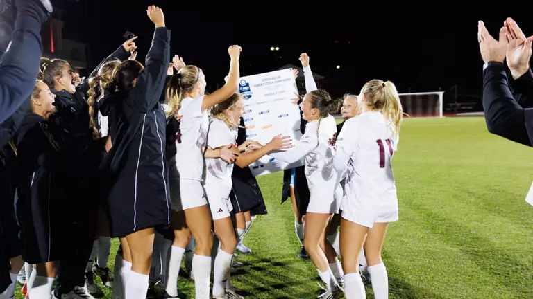 WSoc CUSA Quaterfinal Celebration Pic