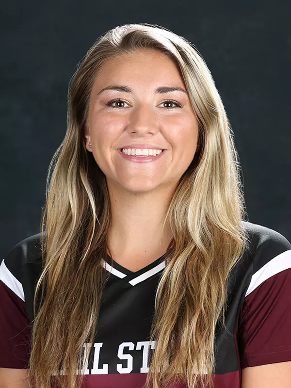 Carly English headshot