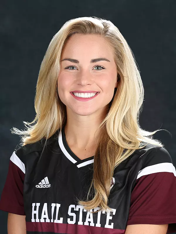 Kayleigh Henry headshot