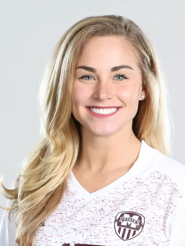 Kayleigh Henry headshot