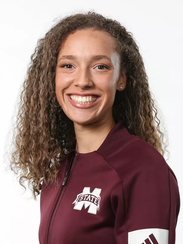 09-20-19 Headshots
Breja Hooks
Photo by Aaron Cornia