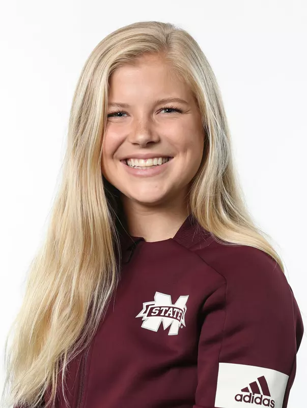 09-20-19 Headshots
Emma Hunt
Photo by Aaron Cornia