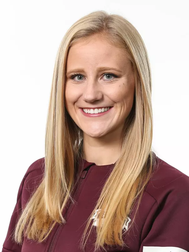 09-20-19 Headshots
Caroline Mattox
Photo by Aaron Cornia