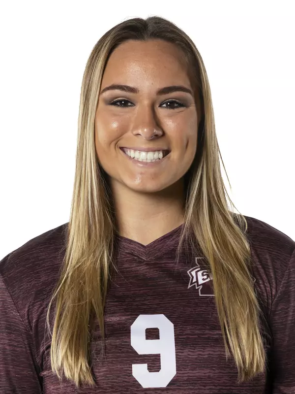 STARKVILLE, MS - July 25, 2021 - Mississippi State Outside Hitter Callie Minshew (#9) headshot during 2021 Volleyball Production Day at the Palmeiro Center at Mississippi State University in Starkville, MS. Photo By Austin Perryman