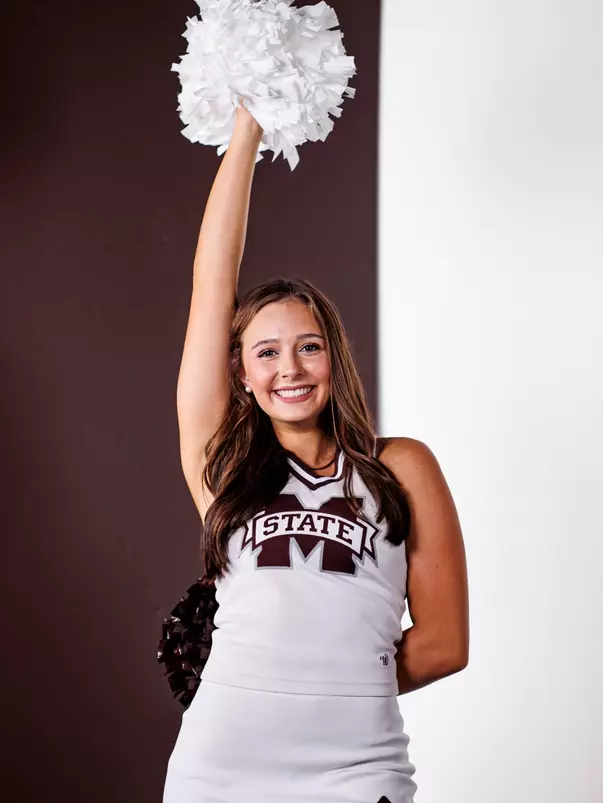 Spirit Headshots 2022-23 - L. Hand