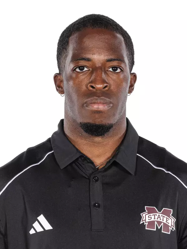 STARKVILLE, MS - October 26, 2023 - Mississippi State Jayson Ashford headshot taken at the Holliman Athletic Center at Mississippi State University in Starkville, MS. Photo By Bailey Black