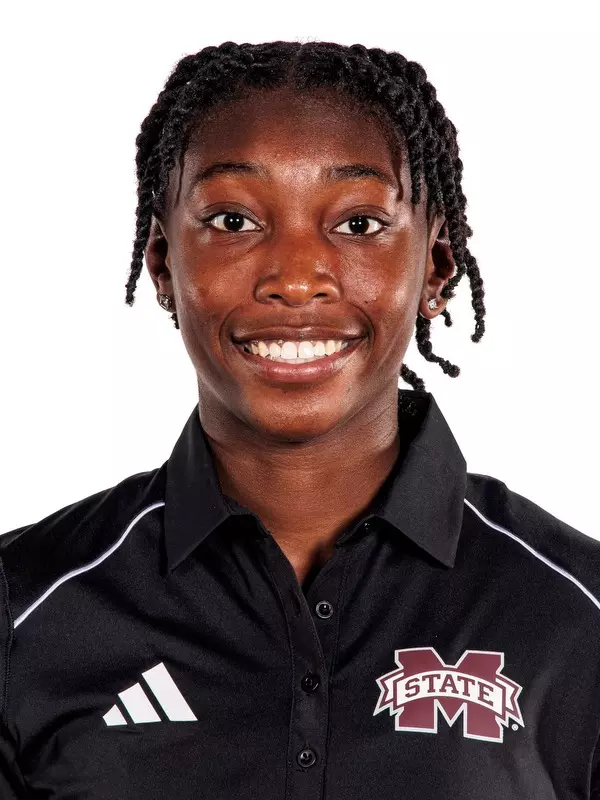 Lauren Lewis Head Shot