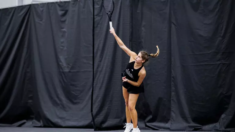 The Bulldogs Collect a Total of Seven Victories at the Roberta Alison Fall Classic