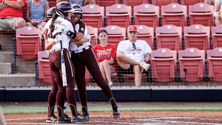 Bulldogs Outlast Washington To Advance To Regional Final