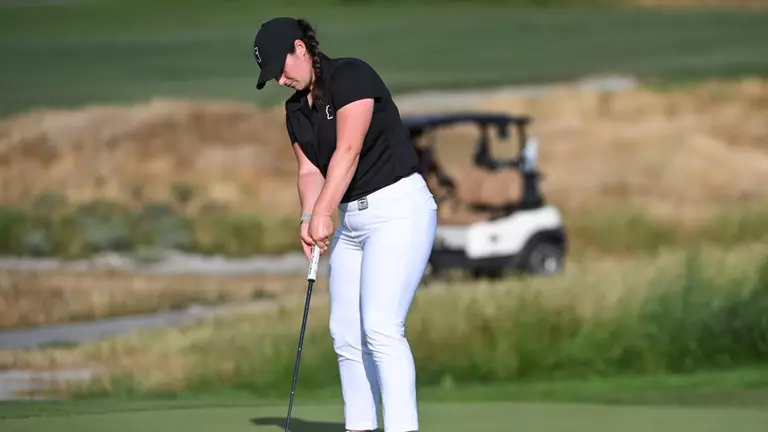 Weed Leads Bulldogs Through Two Rounds Of Carmel Cup