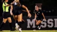 Bulldogs Knock Off No. 1 Tennessee To Open SEC Play