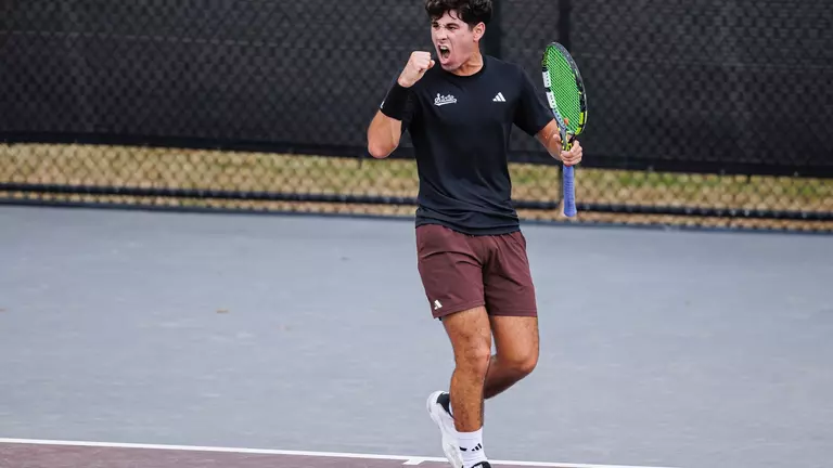 Bulldogs Sweep Singles, Start Perfect on the Road to Open the Season