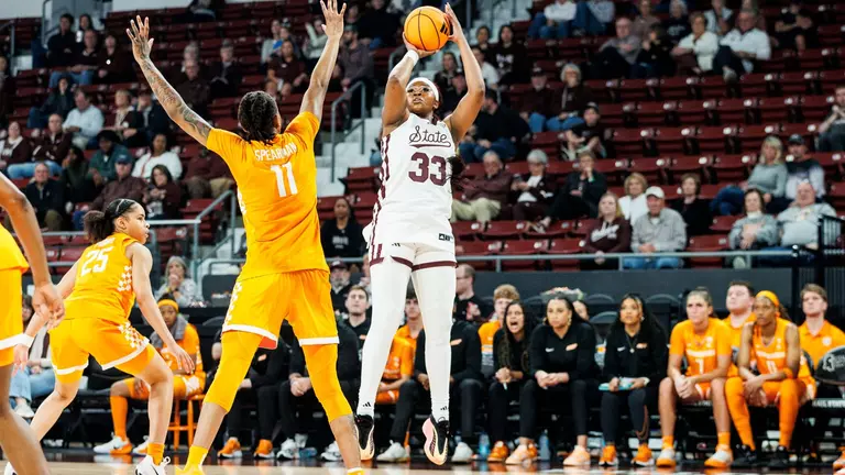 Bulldogs Drop First Home Contest To #20 Tennessee