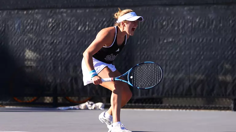 Women’s Tennis Collects a Pair of Wins to Start the Weekend