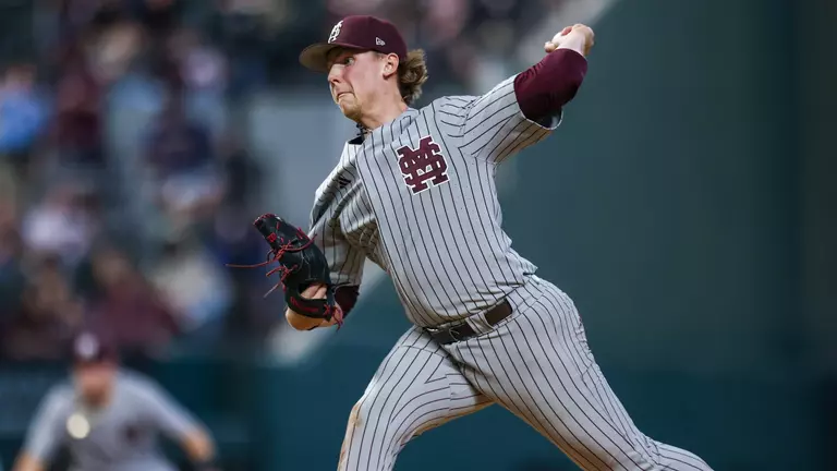 No. 3 MSU Splits Doubleheader At No. 5 Arkansas