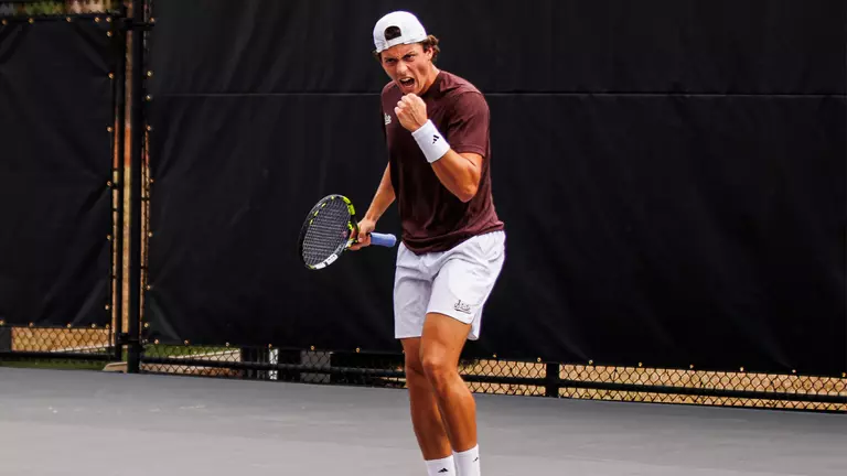 No. 7 Mississippi State Outlasts Gators as Sanchez Martinez Seals 4-3 Road Victory