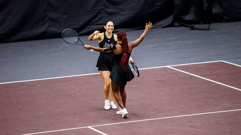 Bulldogs Fall to Longhorns in Austin