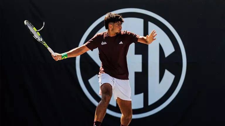 No. 6 Mississippi State Cruises to 5-2 Win Over No. 35 Arkansas