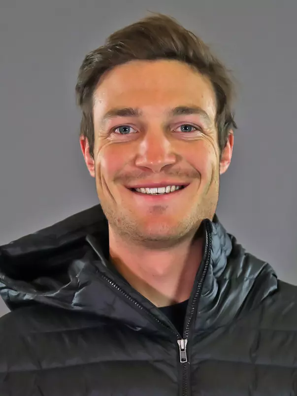 SKI_1819_Sawyer_Kesselheim_Ast_Coach