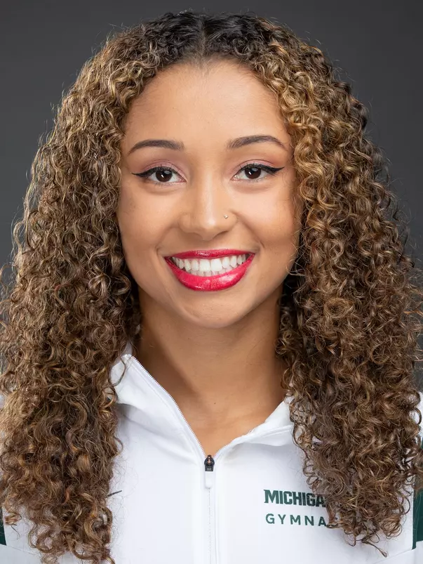 Lea Mitchell crop head shot 21-22