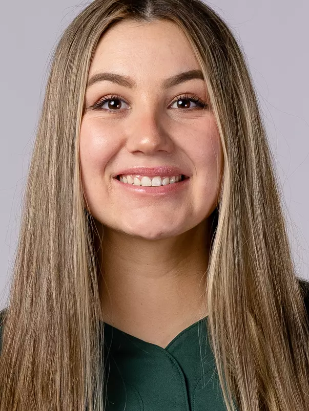 Alexis Barroso Headshot 2023