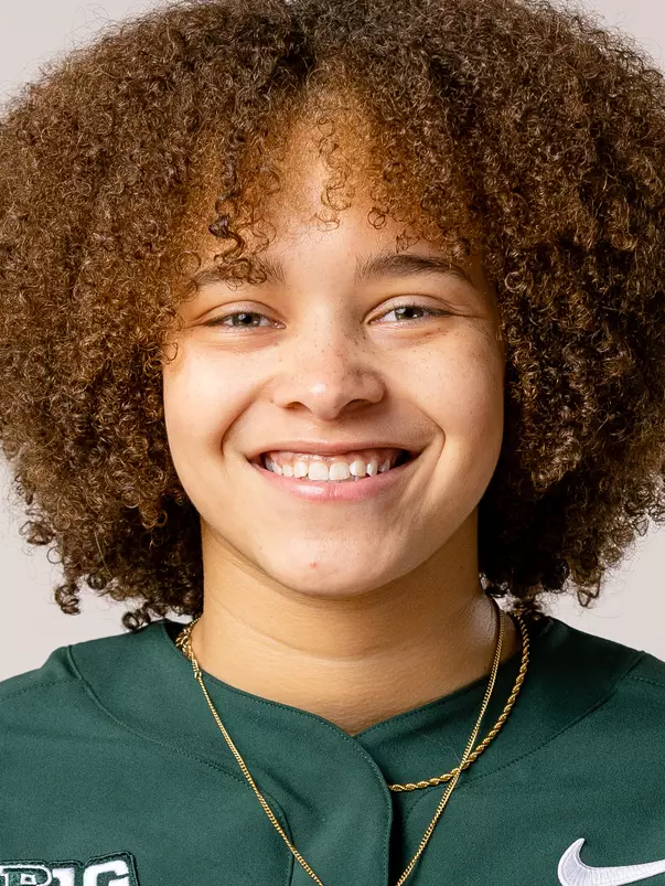 Gabbie Evans Headshot 2023