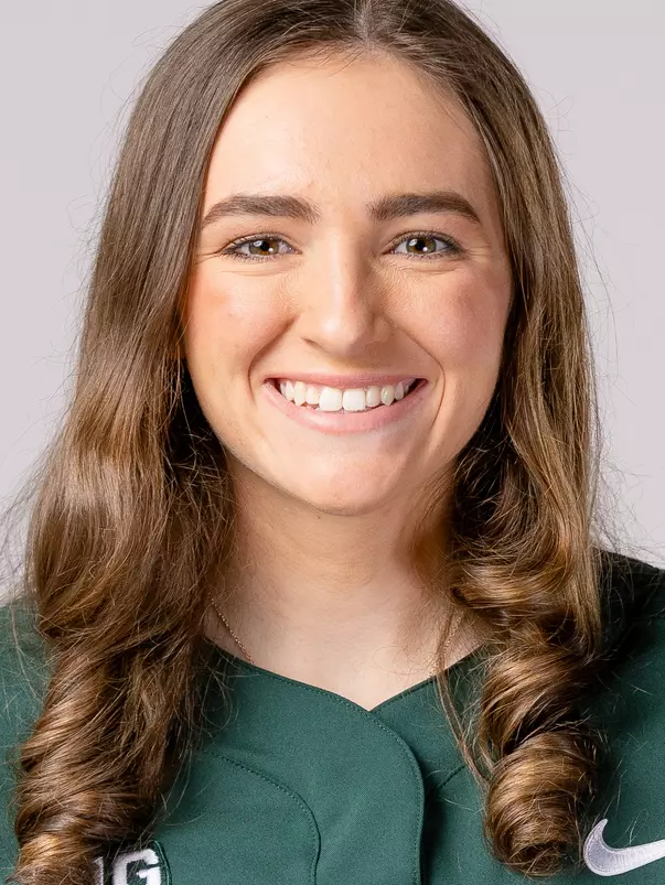 Anna Fox Headshot 2023
