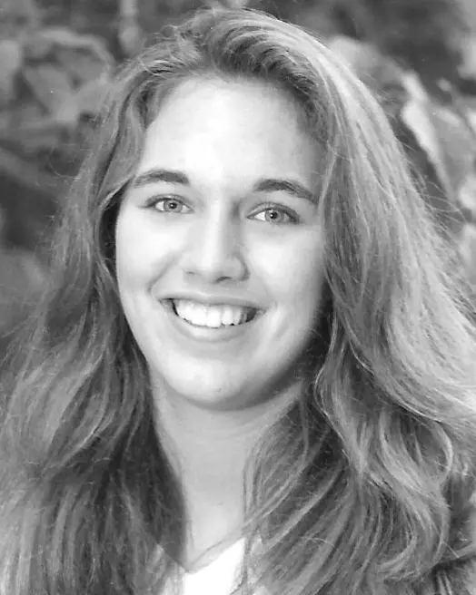 Volleyball Headshot Lindsey Clayton