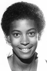 Volleyball Headshot Nona Richardson