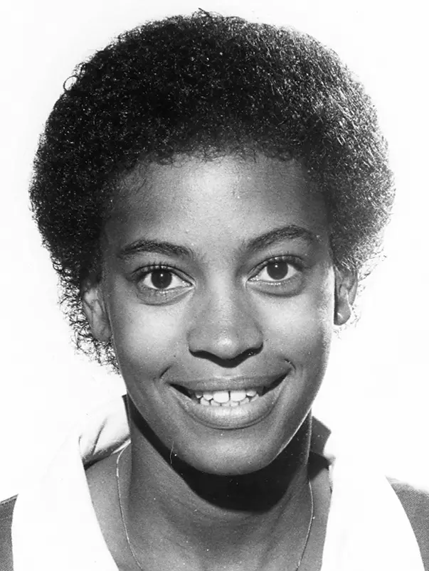 Volleyball Headshot Nona Richardson