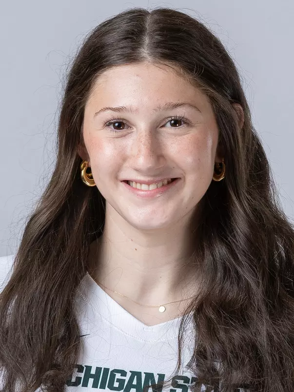 Carmen Waye, vollyeball, headshot, 2024