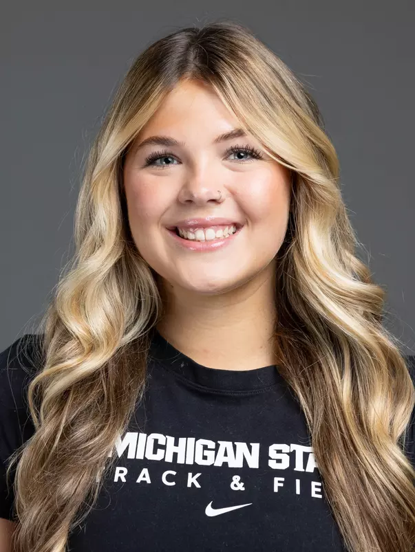 Breitwiser, Savannah Headshot