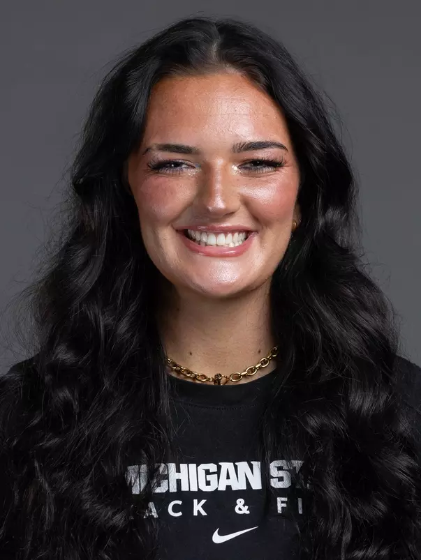 Finch, Elly Headshot