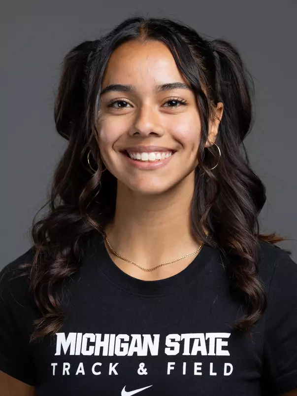 Macias, Melanie Headshot