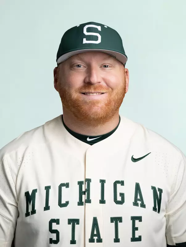 Assistant Coach Taylor Grzelakowski headshot