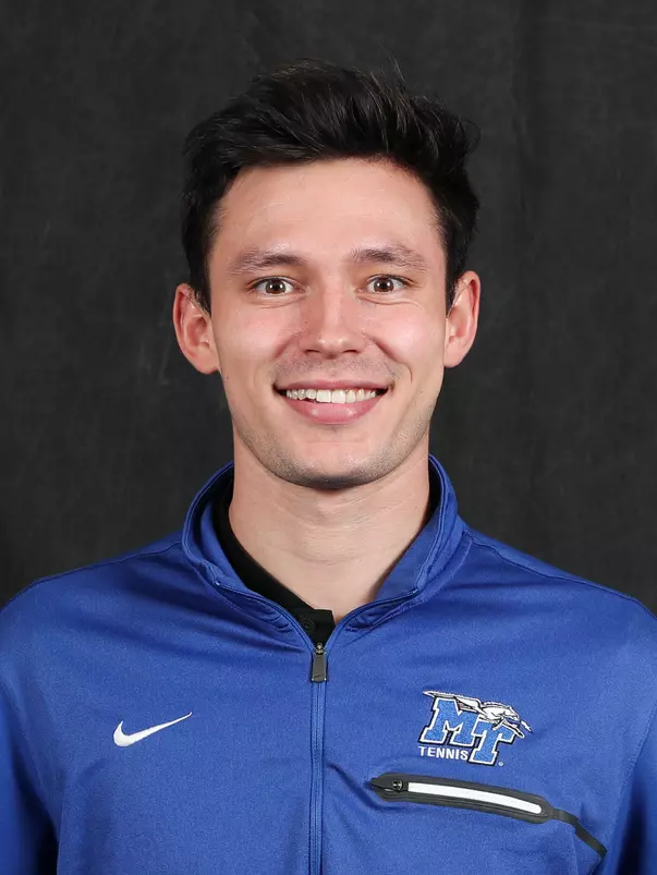 Ricky Hernandez Headshot