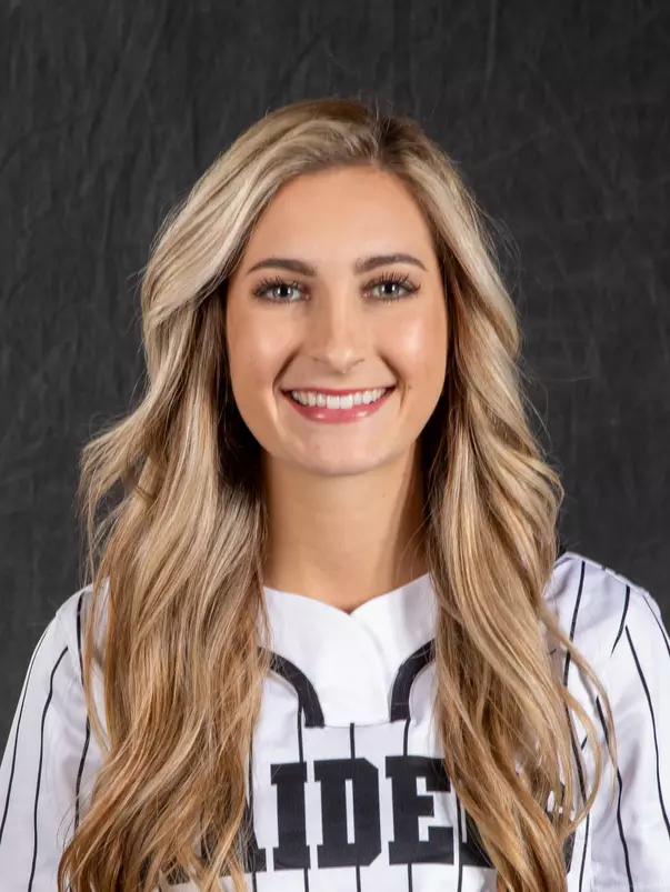 2022 Corrina Dodd Headshot