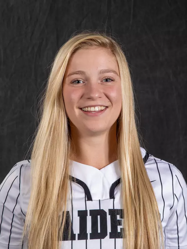 2022 Ava Tepe Headshot