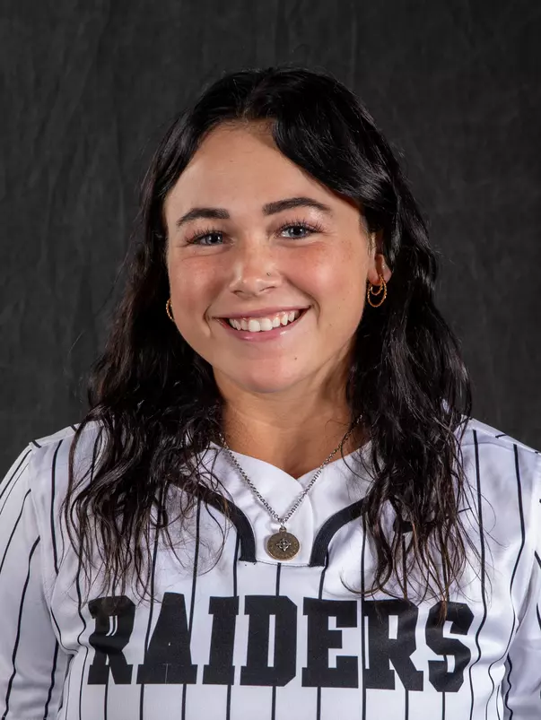 2022 Claire Woods Headshot