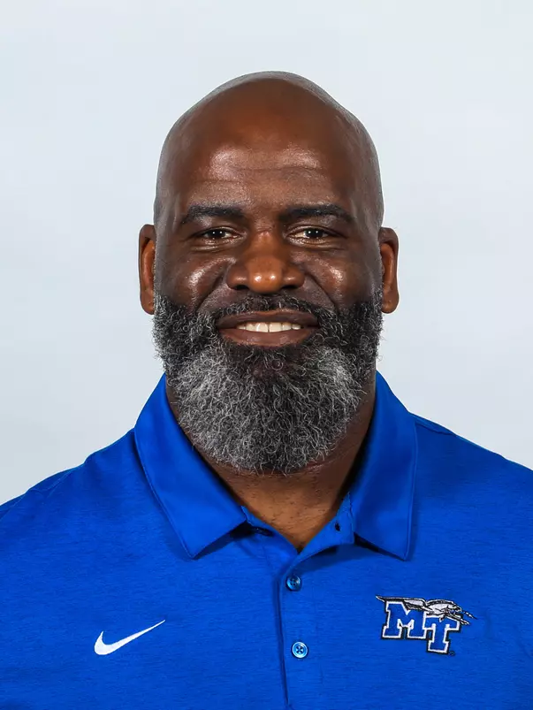 Kendall Simmons headshot 2024