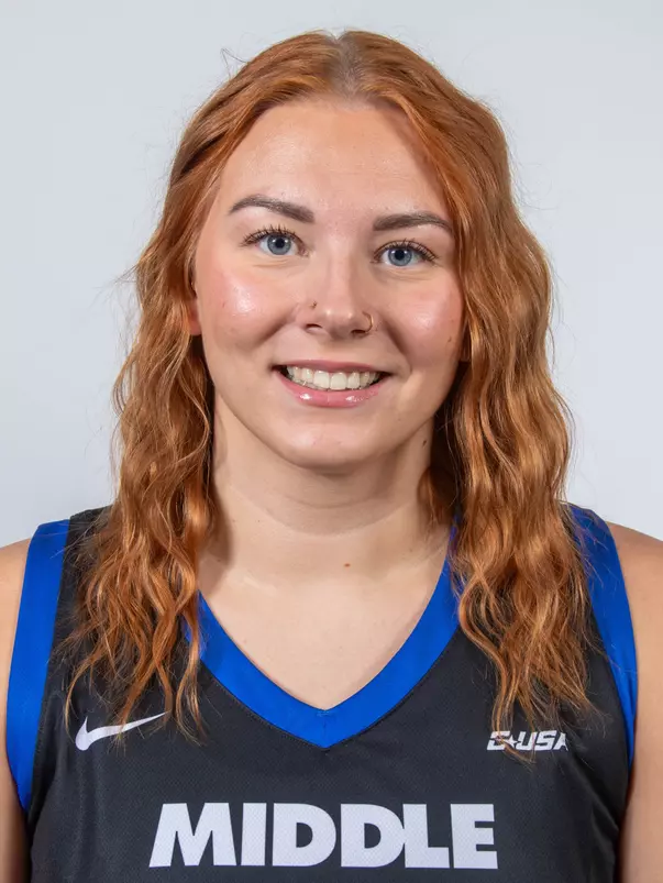 Elina Arike Headshot 24-25