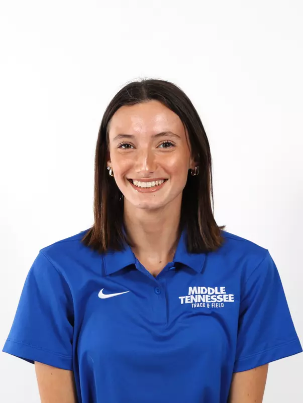 Benzinger, Emma Headshot