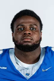 Aaren Alexander Headshot 2025