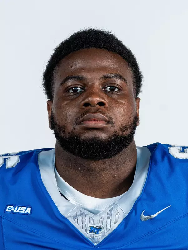 Aaren Alexander Headshot 2025